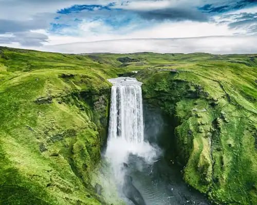 iceland-waterfall-skogafoss-in-icelandic-nature-landscape-famous-tourist-attractions
