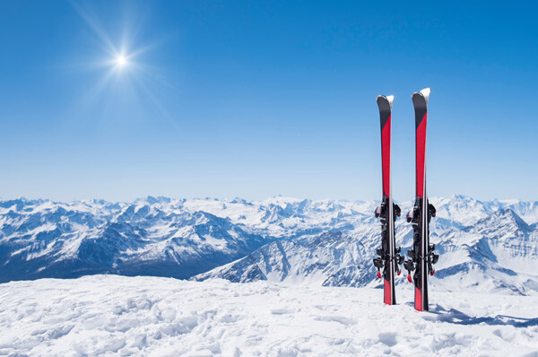 pair-of-skis-in-snow-with-copy-space