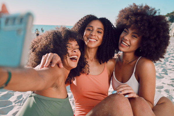 summer-selfie--beach-and-black-women-friends-enjoy-holiday--vacation