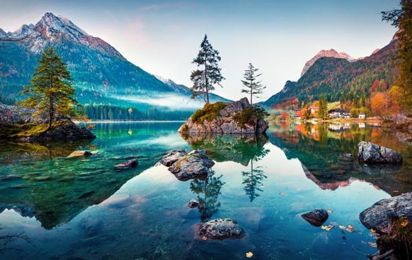 beautiful-autumn-scene-of-hintersee-lake-Colorful-Morning-View