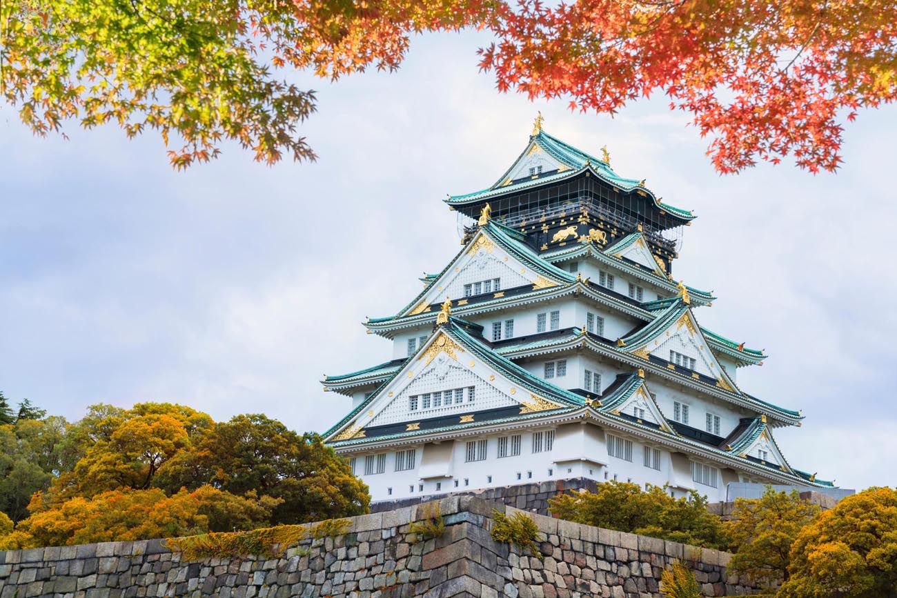 osaka-castle-in-osaka-kansai-japan-in-fall-or-autumn-season-1