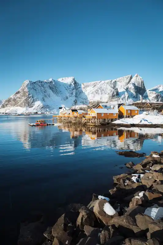 beautiful-view-of-scenic-lofoten-islands-archipelago-winter-scenery-with