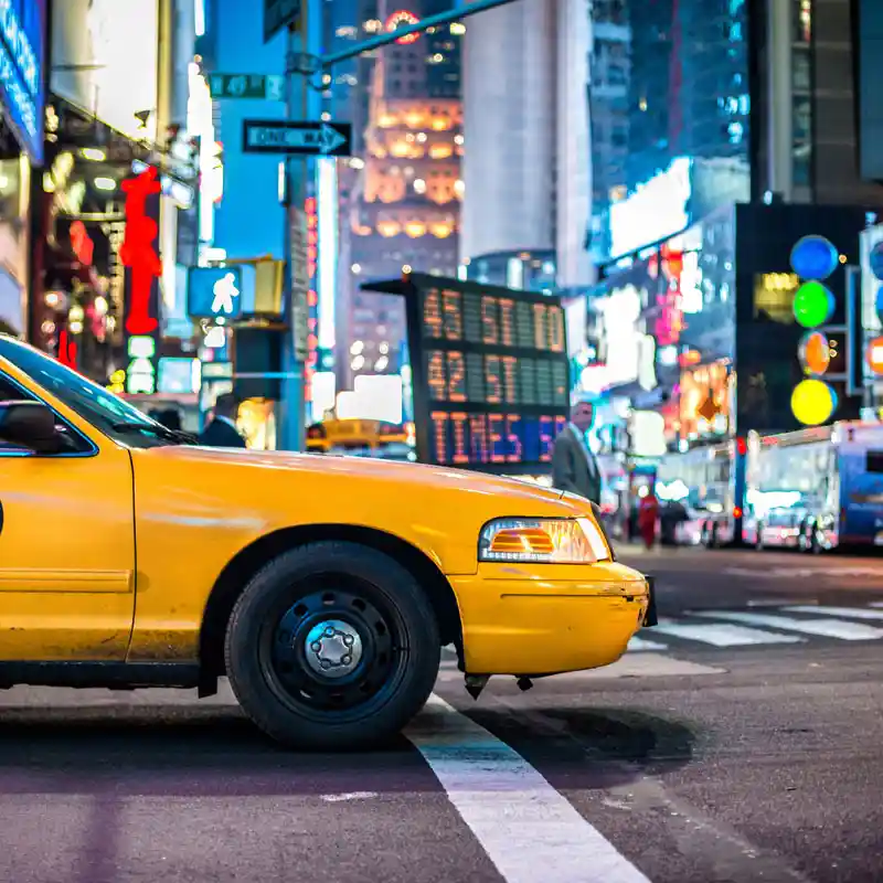 yellow-cabs-in-manhattan--nyc-the-taxicabs-of-new-york